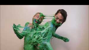 kaydens-and-jade-stuck-to-each-other_10.