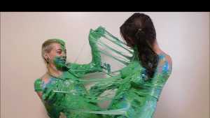 kaydens-and-jade-stuck-to-each-other_9.j