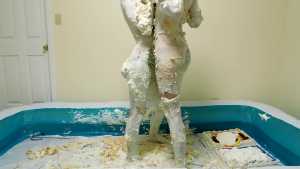 kaydens-and-jade-wrestle-in-cake-and-but